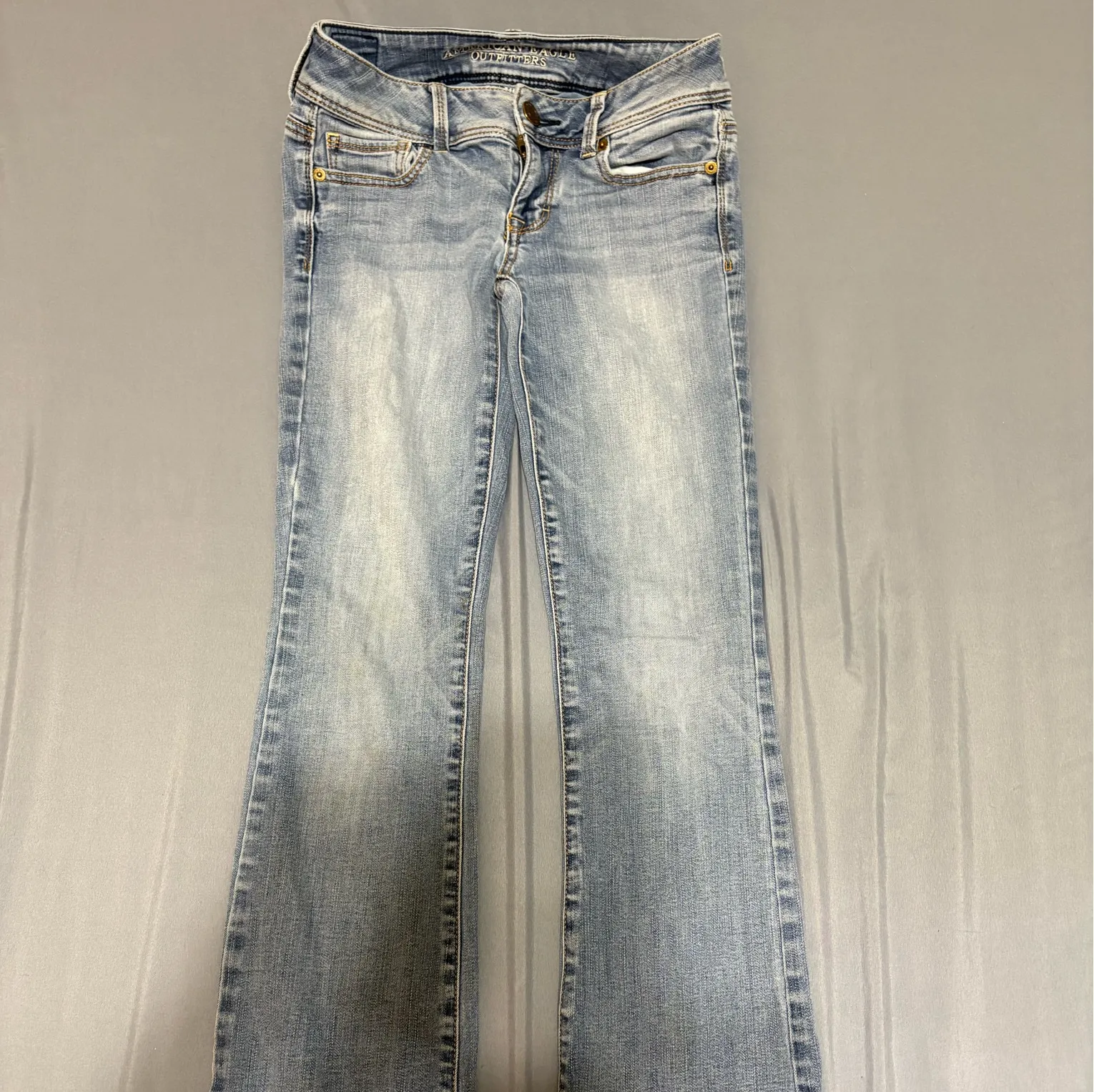 American Eagle Low-Rise Kick Bootcut Jeans - Image 3