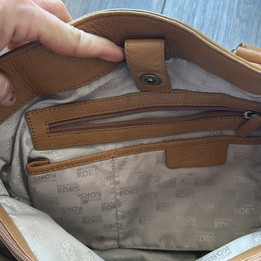 Michael Kors XL Hamilton Crossbody satchel Handbag tan pebble Leather chain - Image 6