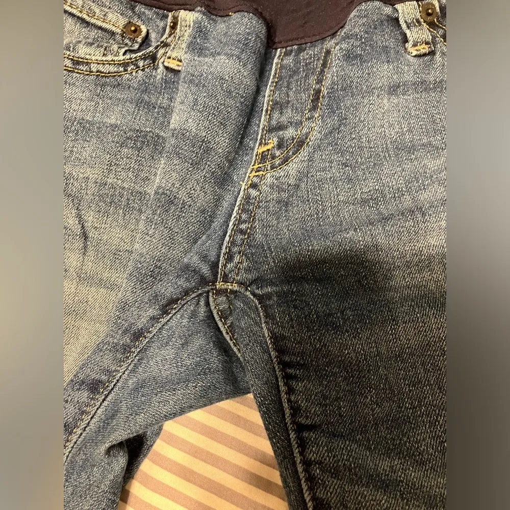 Gap‎ Best Girlfriend Full Panel Maternity Jeans Distressed Medium wash 28 - Image 4