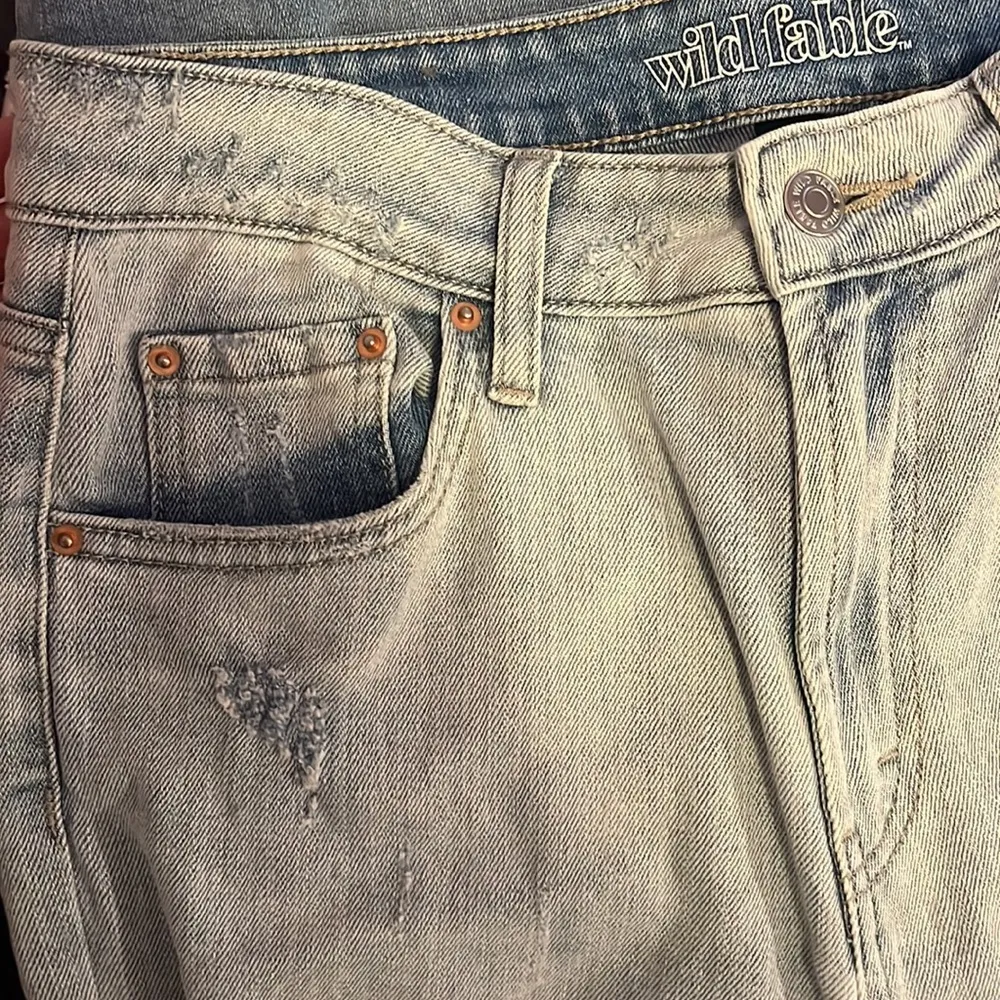 High rise distressed mom jeans - Image 3