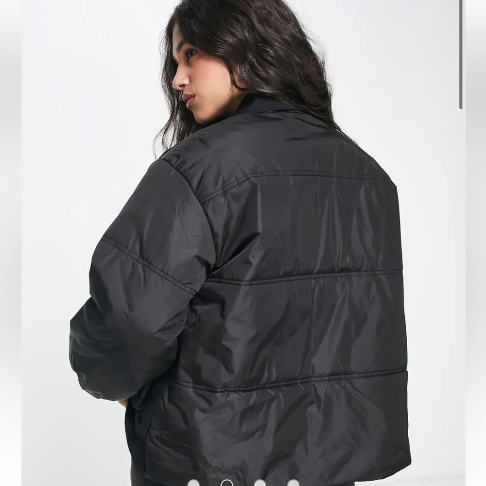 Urban Revivo Black padded jacket with contrast revere collar Blazer Sz 4 - Image 4