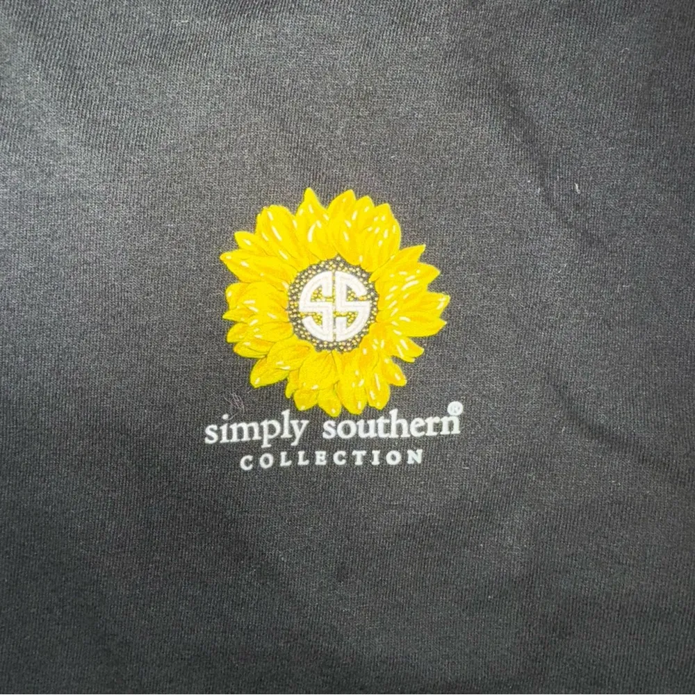 Simply Southern Sunflower “Be Kind” Long Sleeve Shirt Size Medium Black/Yellow - Image 2