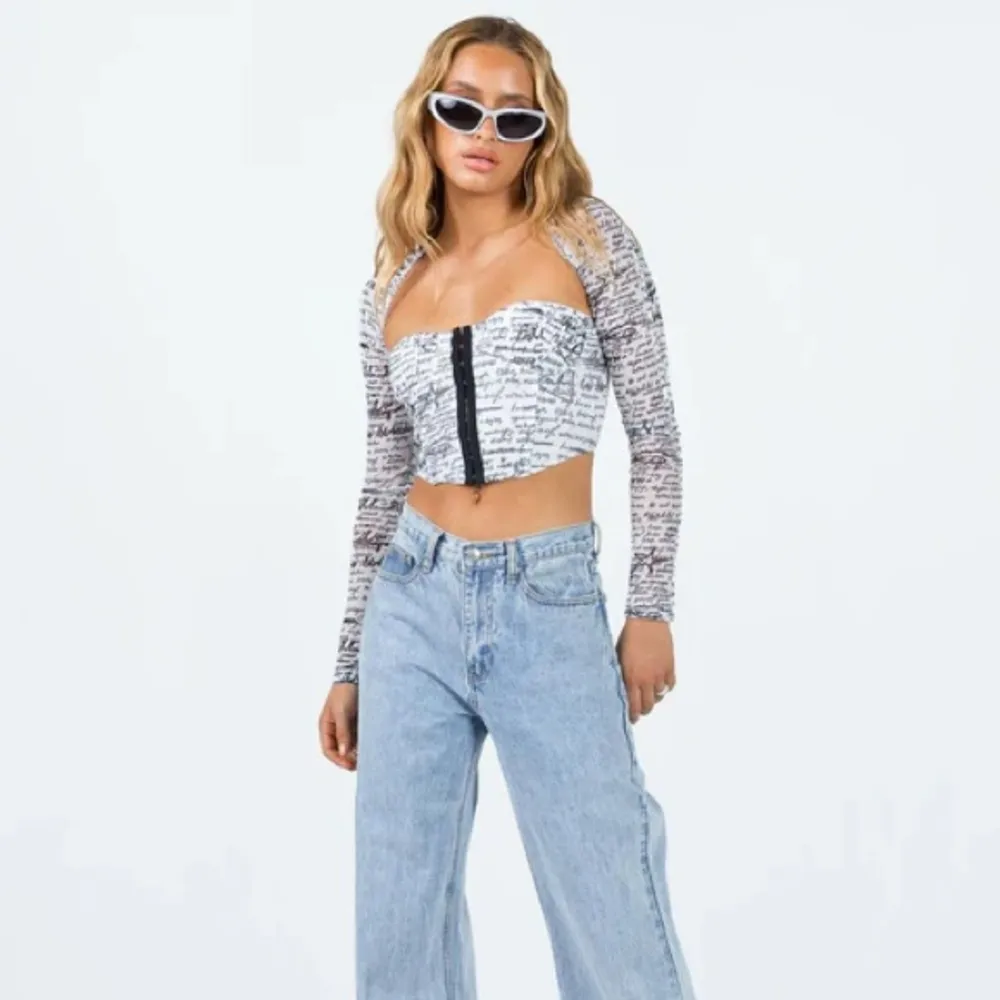 NWT PRINCESS POLLY Scripted Long Sleeve Corset Top - Image 4