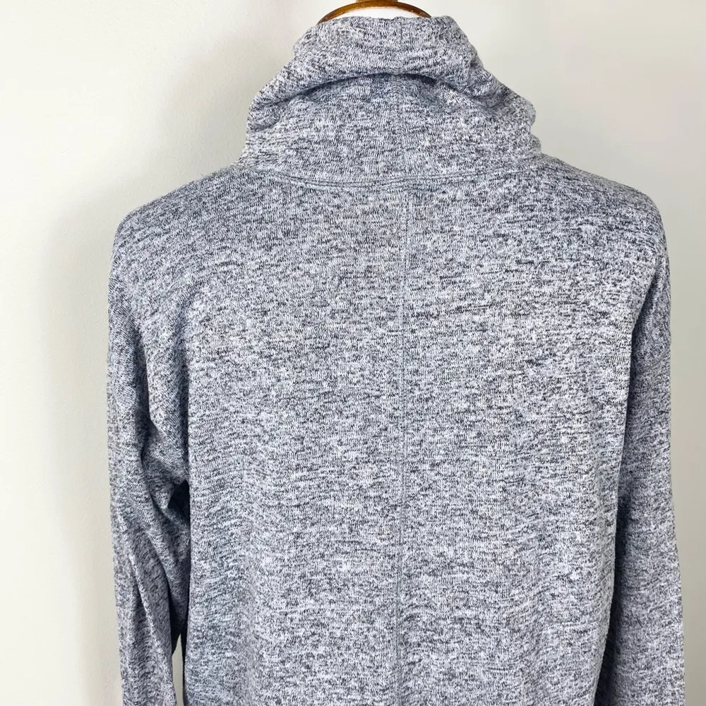 Old Navy Active Turtleneck Sweatshirt with Pockets - Image 5