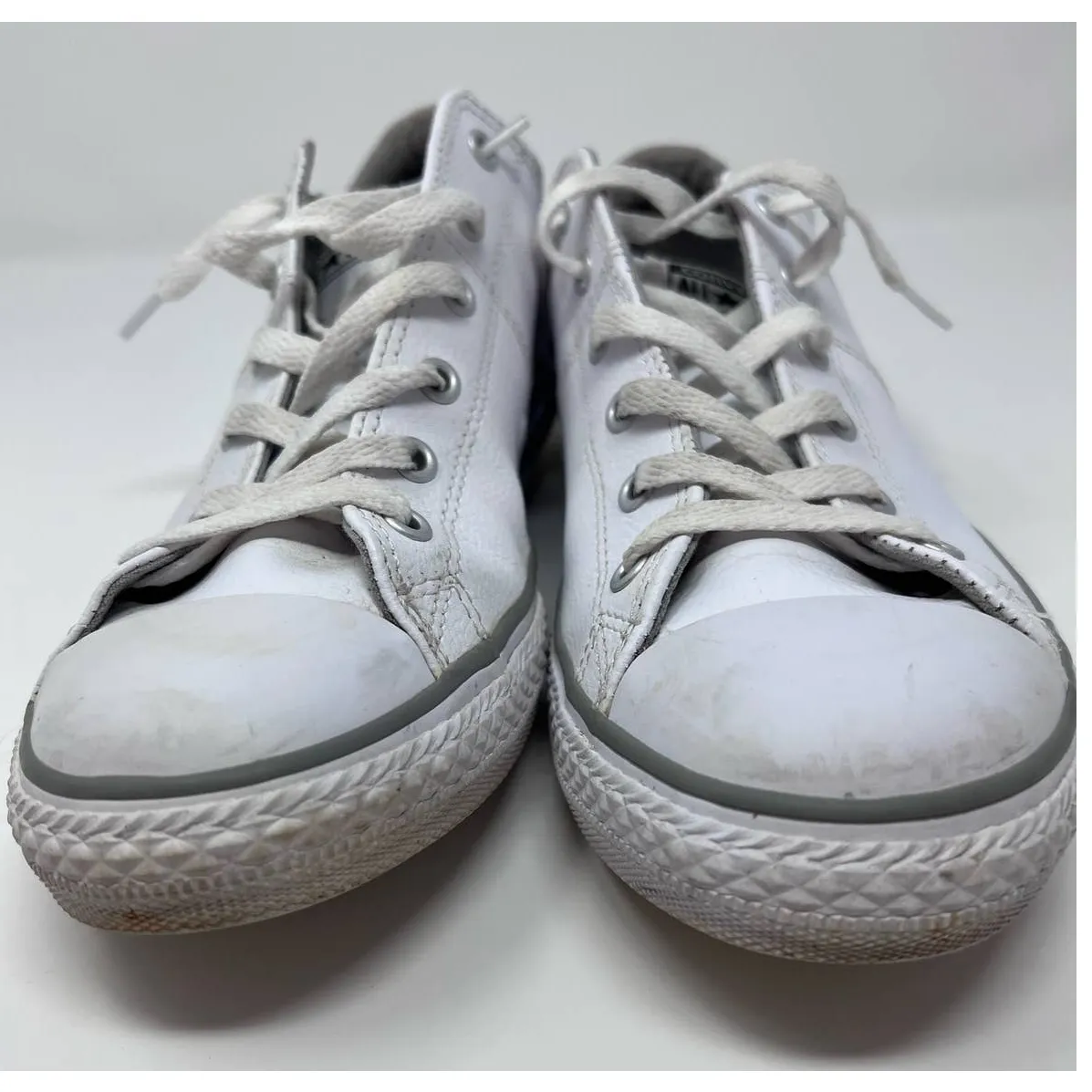 Converse All Star Junior Leather Sneaker Size 6 Blue Spots on‎ Left Side in Pic. - Image 3