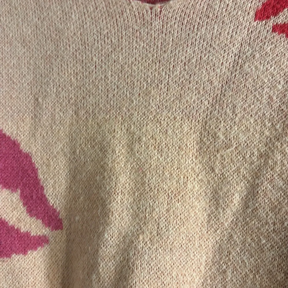 Lips print sweater in size M • MAIN STRIP - Image 5