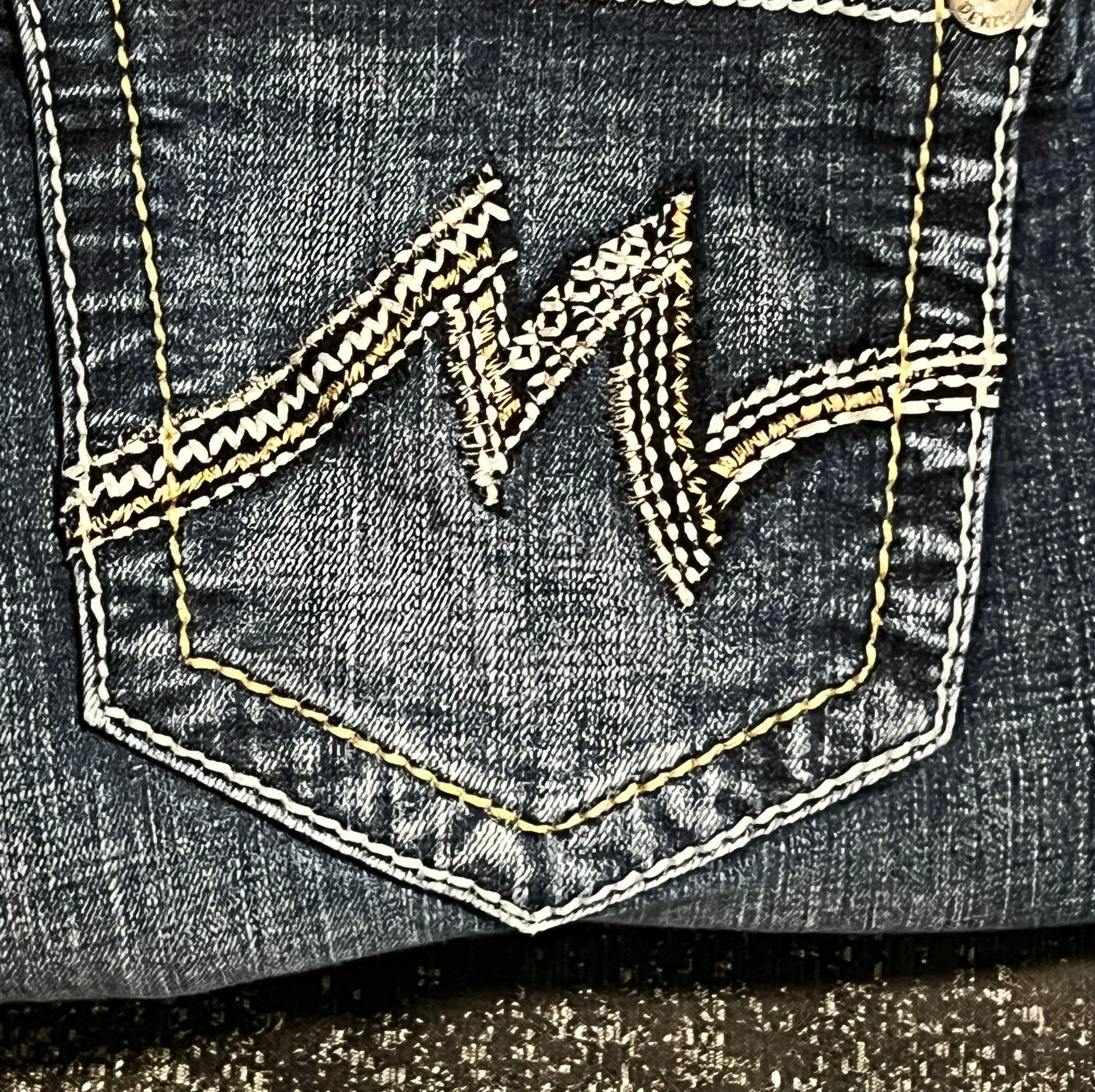 Womens sz28" bootcut  jeans - Image 9