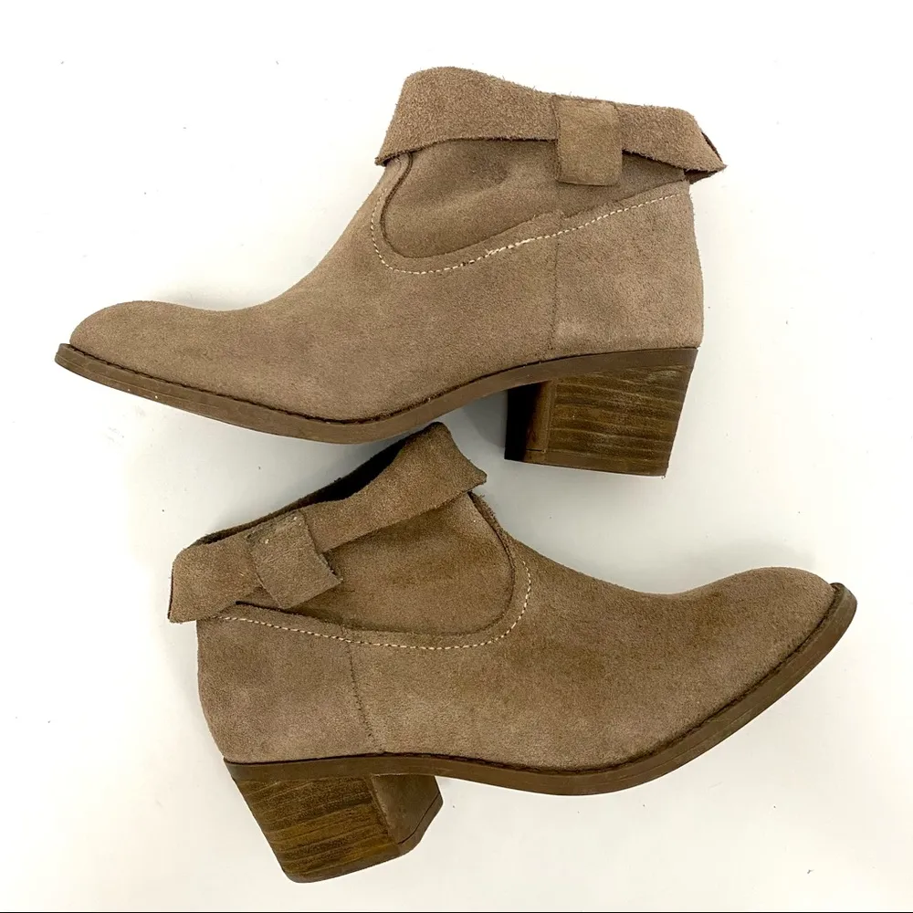 Carlos Santana Leighton Suede Ankle Boot Tan Block Heel Women’s Size 8.5 - Image 7