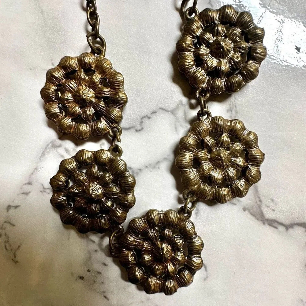 Sweet Lola crystal circle statement necklace - Image 6