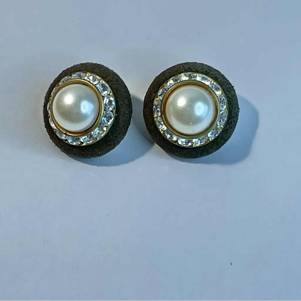 Pearl and Crystal Black Stud Earrings White - Image 2