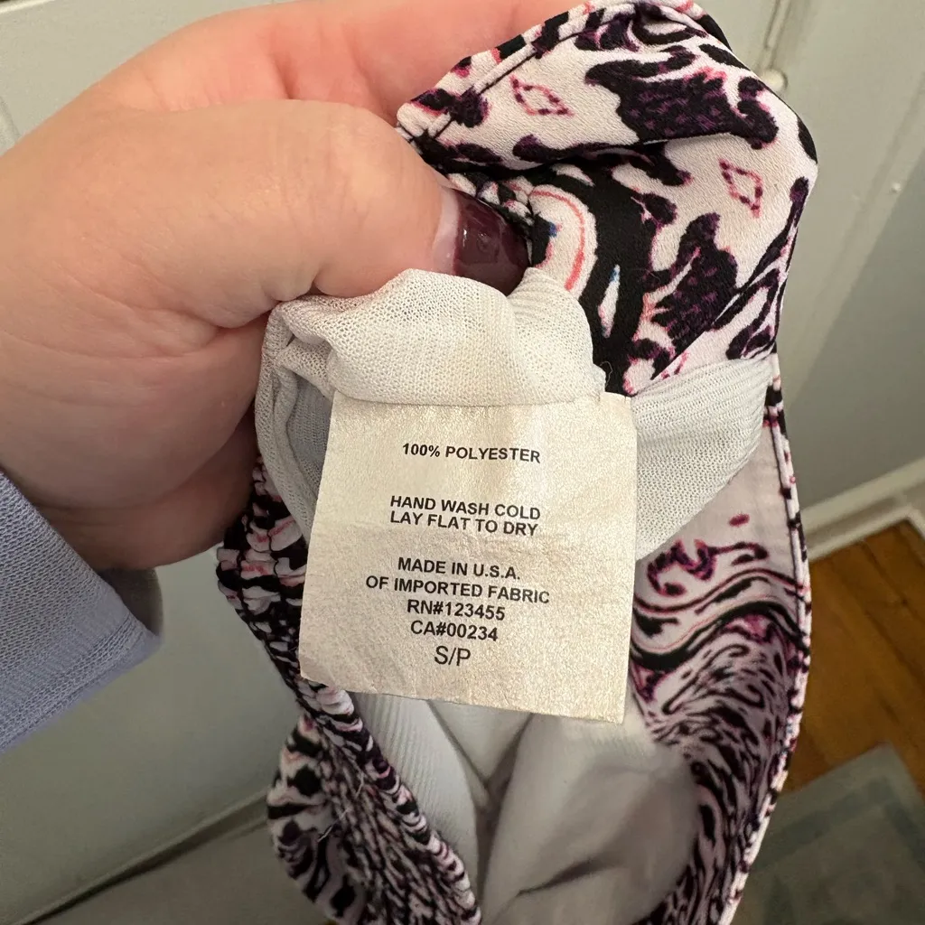 Stylish Black and Pink Patterned Women's Pants - Image 3