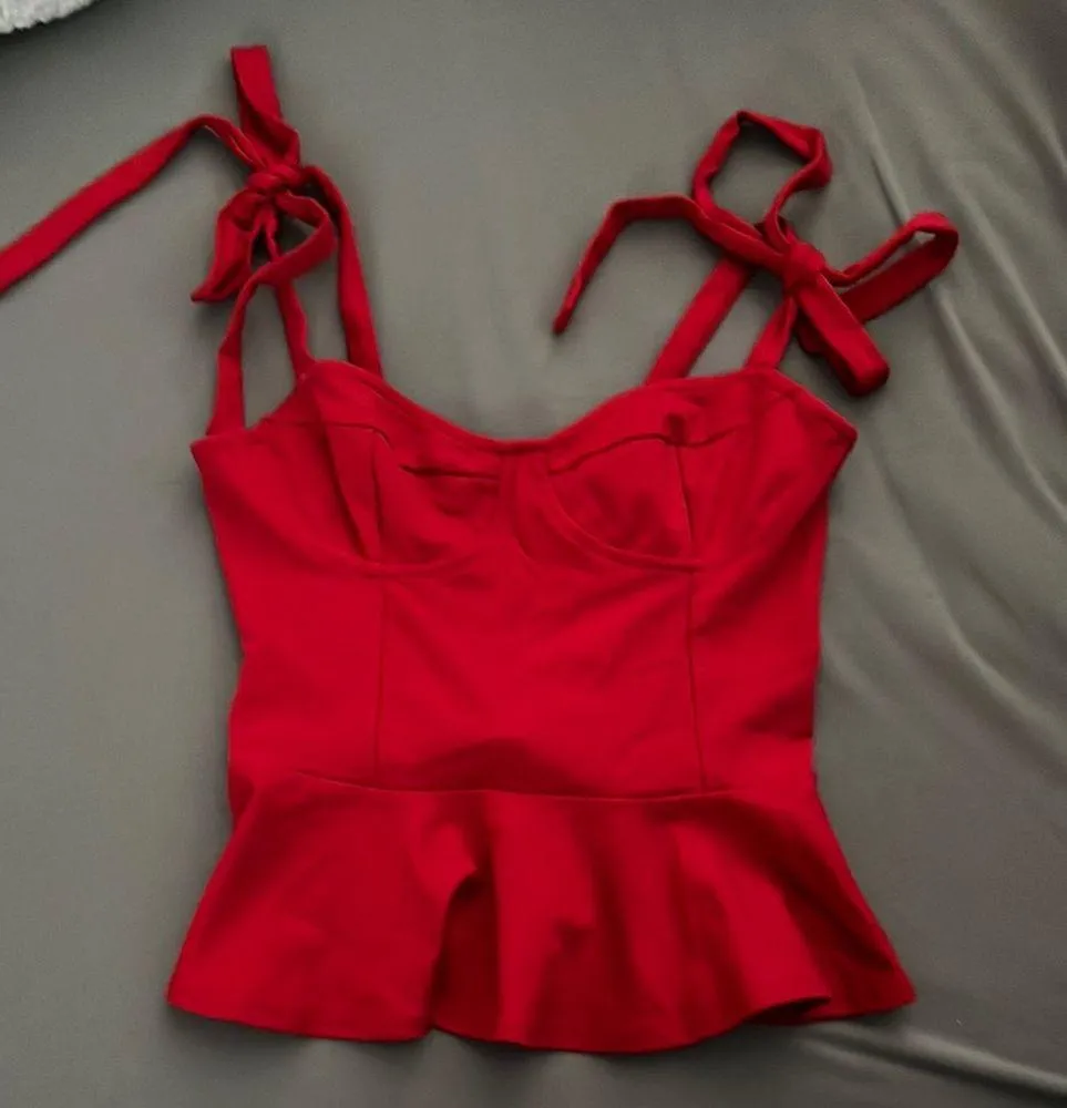 Urban Outfitters Red Peplum Top with Bow Straps Size Medium - Image 2