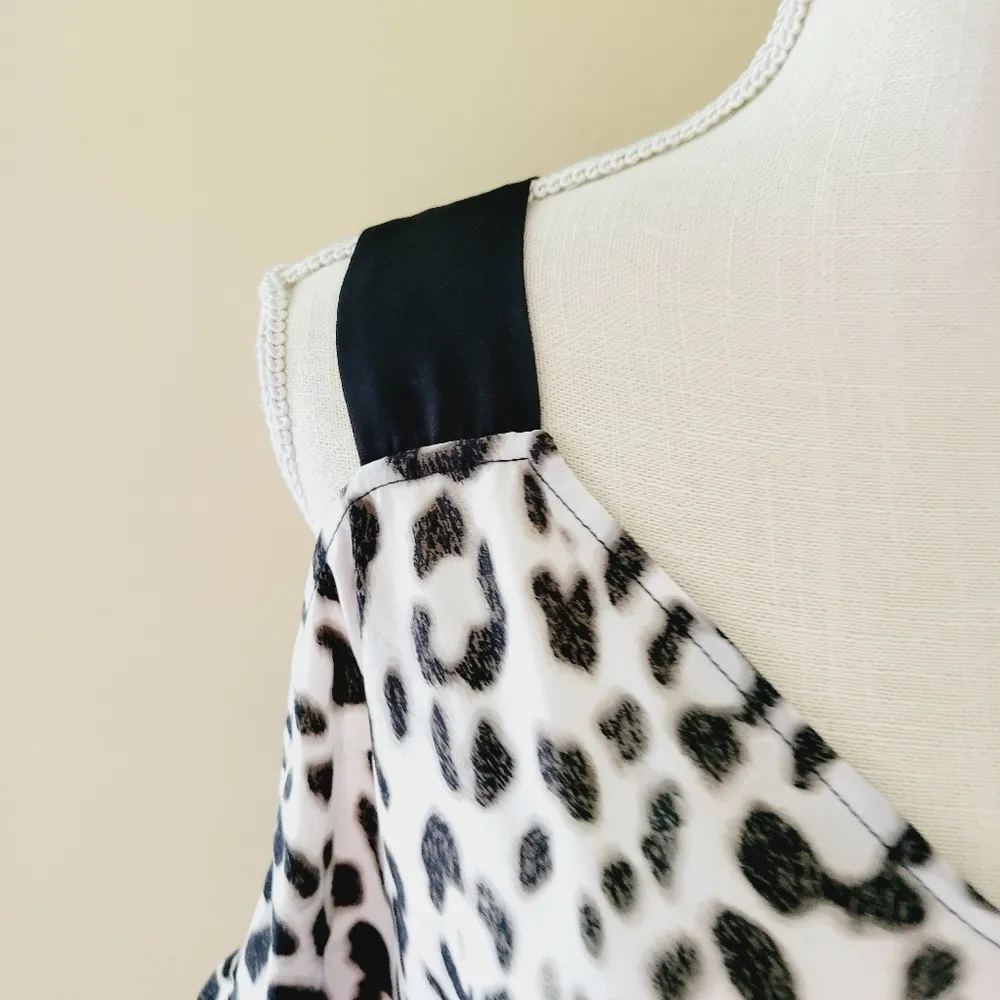 NY&CO leopard cold shoulder blouse size medium - Image 2