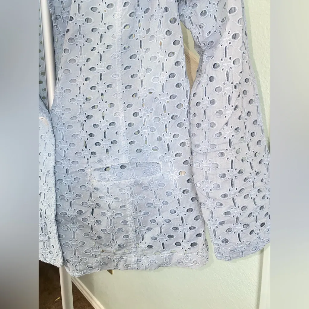 Elegant Blue Lace Women's Jacket: Size S with embroidered holes and button. - Image 4
