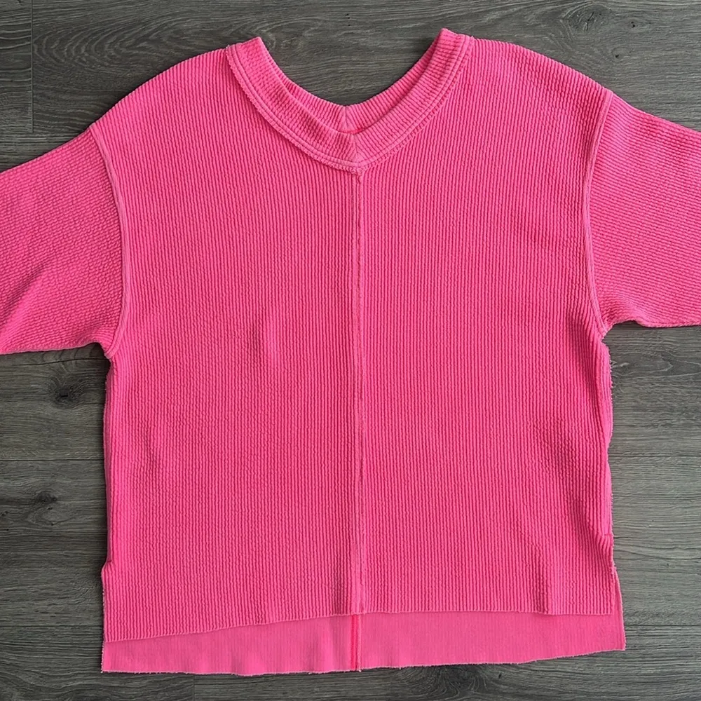 Wonder Textured V-Neck Sweater Hot Pink Retro Babrbiecore Oversized Medium - Image 3