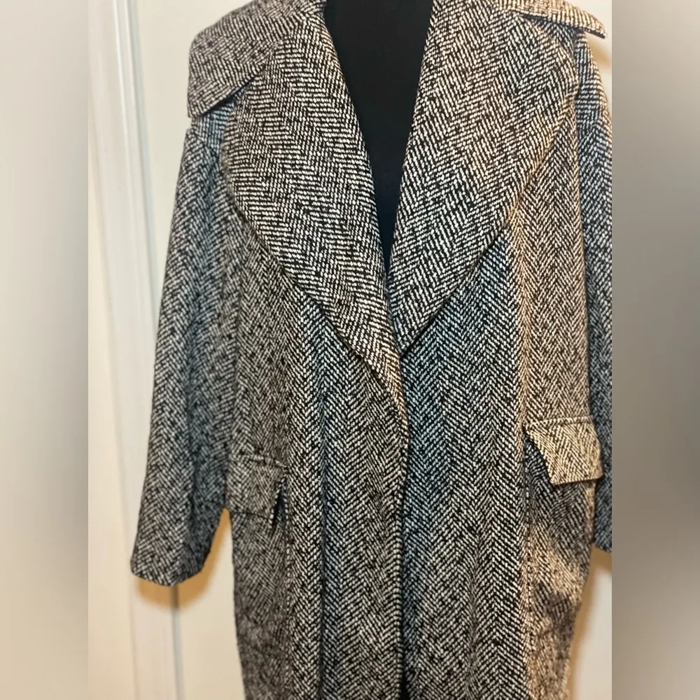 Prologue-‎ Long Sleeve Jacquard Tweed coat 
- Size L - Image 4