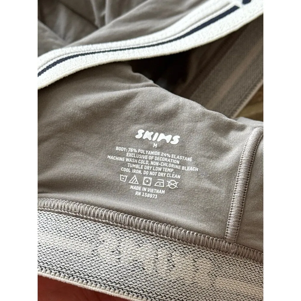 Skims Fits Everybody Logo Bralette Size Medium - Image 6