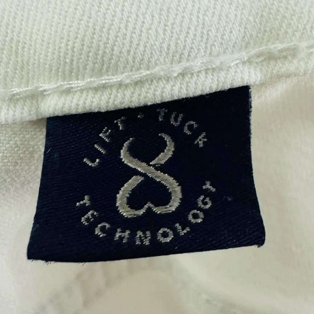 Women’s 18W White Stretch Cuffed Capris Coastal Minimalist Vacay Beach Resort - Image 5