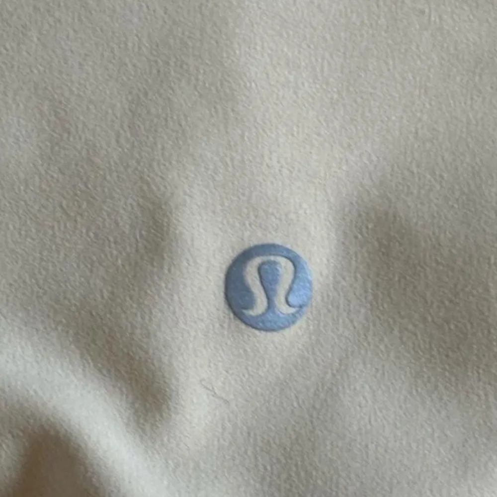 Lululemon butter yellow align  Leggings - Image 5