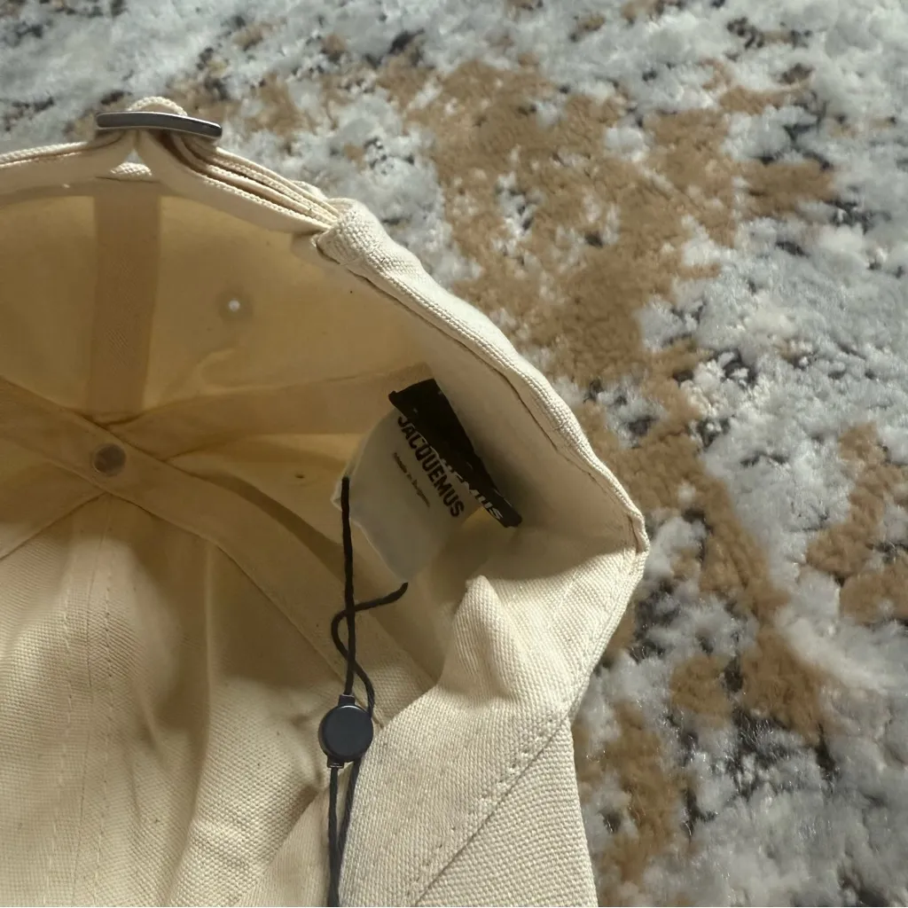 NWT Jacquemus Signature Off-White Cap - Image 6