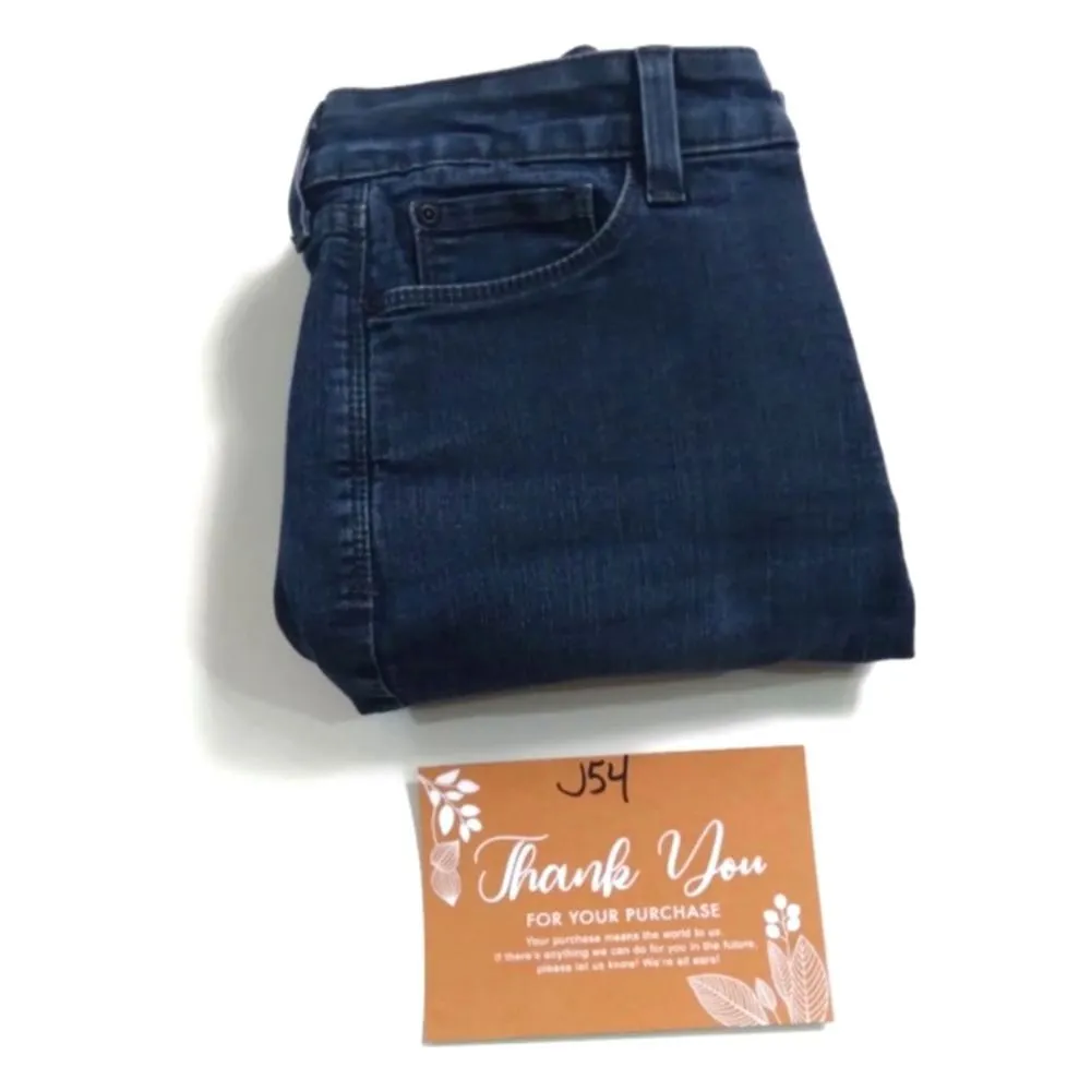 J54 NYDJ  9.5 Rise Jeans size 6P - Image 7