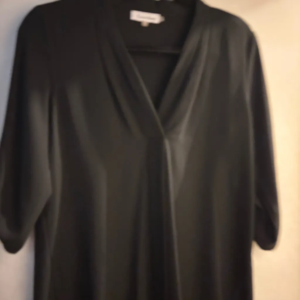 Calvin Klein V-Neck Work Top - Sleek & Flowy, Elbow or Short Sleeves - Size M - Image 7