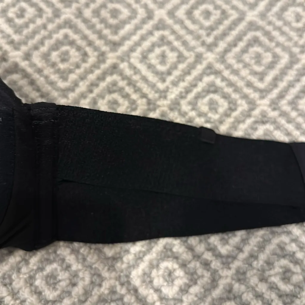 Victoria’s Secret 36D strapless bra. Black. EUC - Image 6