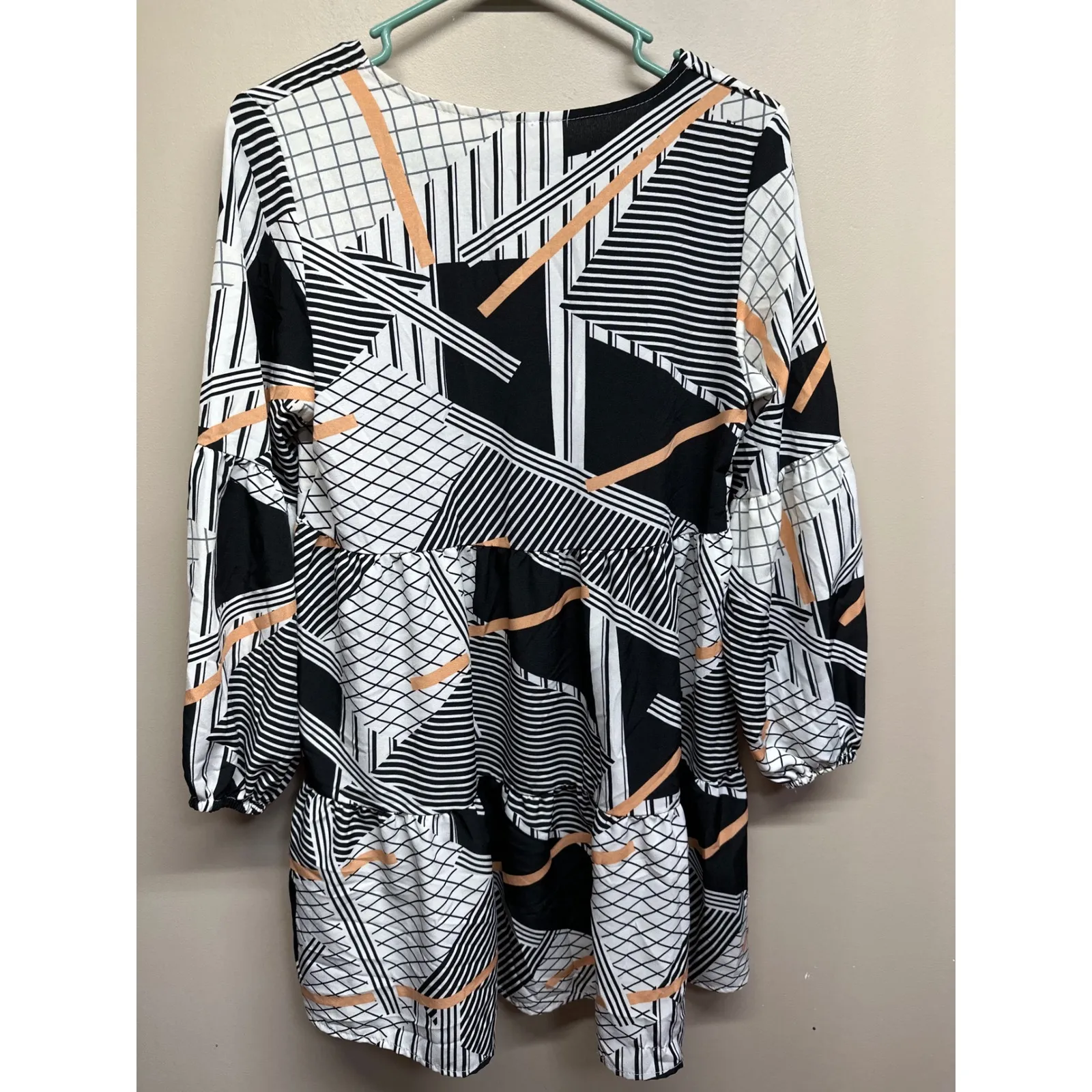 Abstract Geometric Tiered Midi Dress Long Sleeve V Neck Women Size S Black white - Image 4