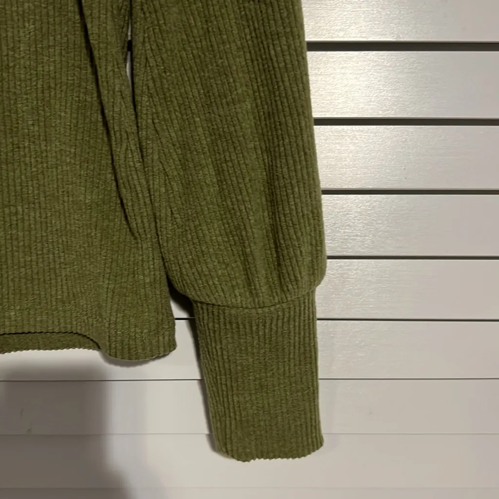 Square neckline long sleeve Tee Green - Image 3