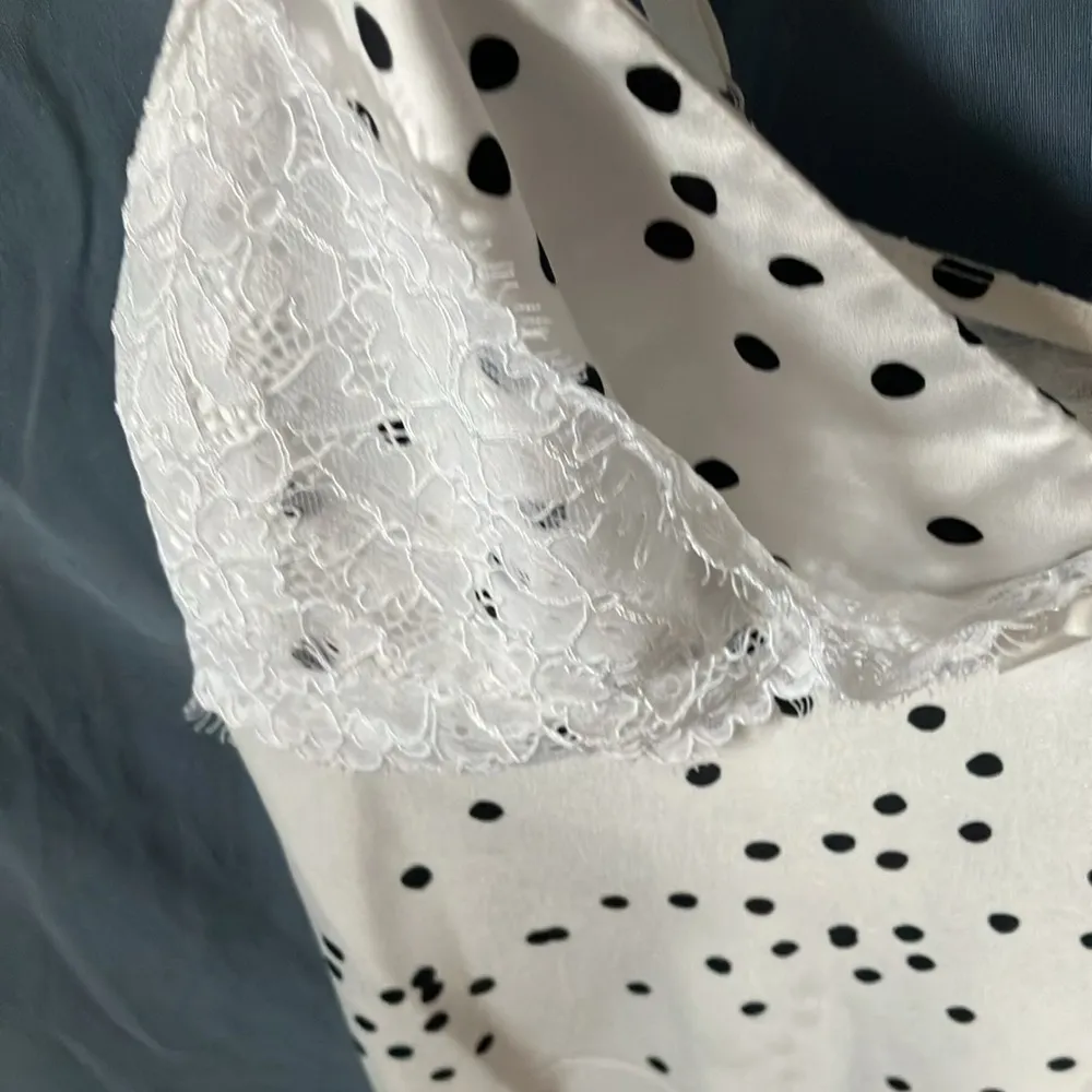 Kate Spade: “Dream a little Dream” Black/White with Lace nightgown- M - Image 4