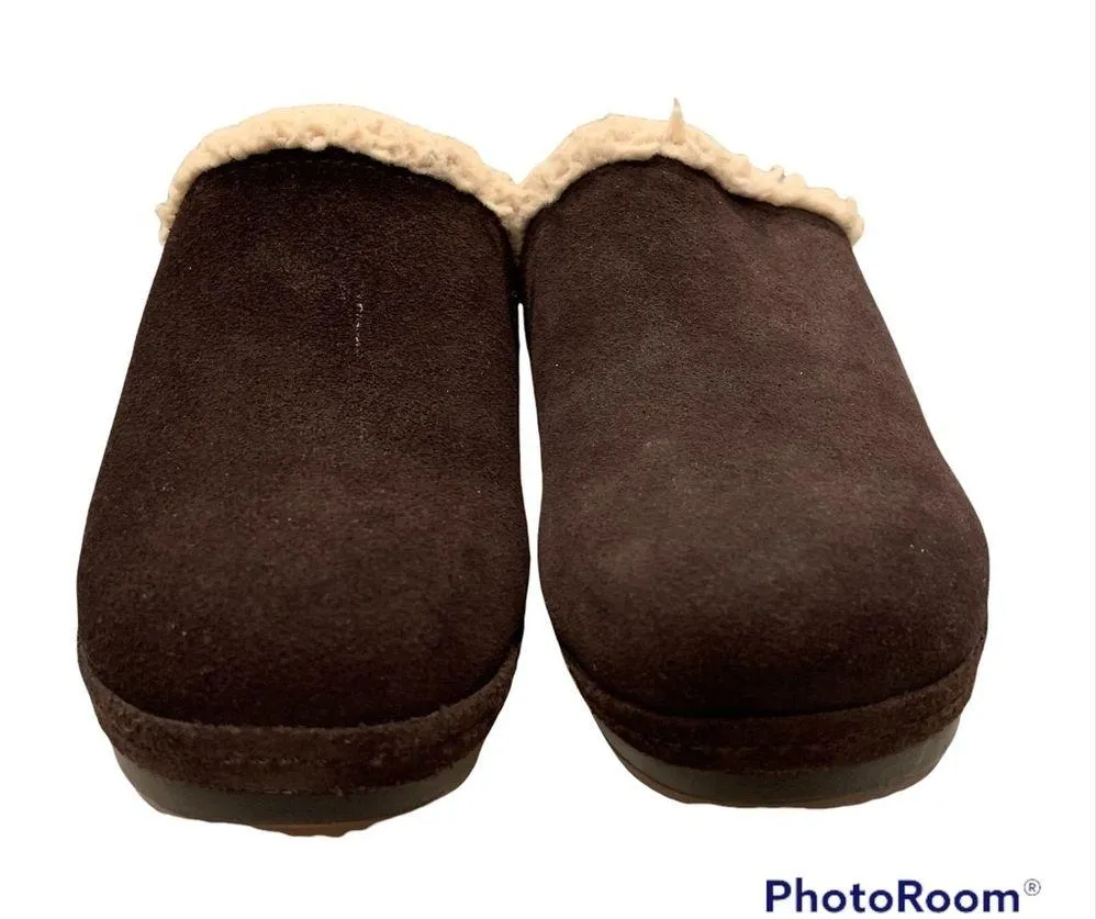 Crocs Cobbler Brown Suede Leather Clogs Mules Faux Sherpa - Image 9