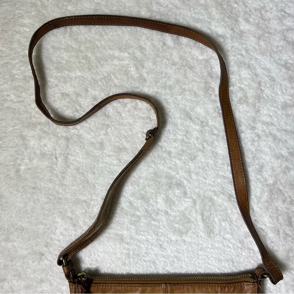 Margot Tan Leather Crossbody Bag - Image 3