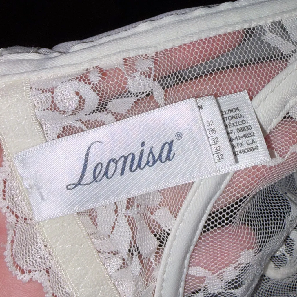 Leonisa  lace bra - Image 7