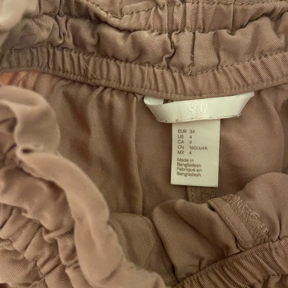 H&M blush shorts- S - Image 2