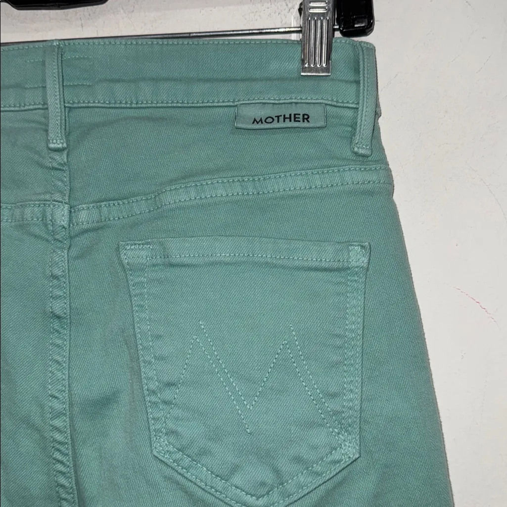 Mother jeans denim lagoon the insider crop step fray play date stretch 25 - Image 4