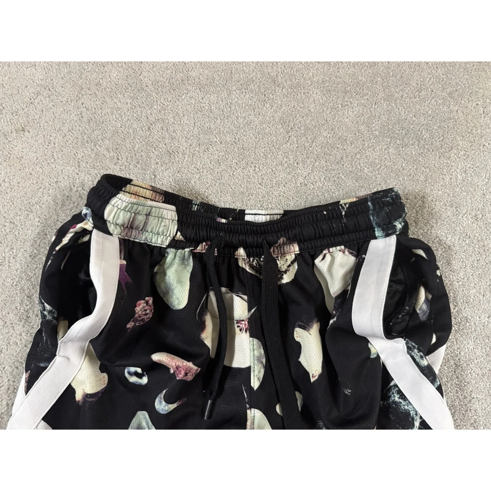 Nike NSW Women's Fly Crossover Printed Basketball Shorts‎ Size X-Small Flawless - Image 3