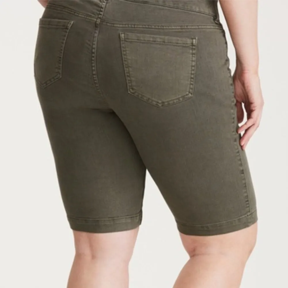 TORRID Plus Size Jegging Bermuda Shorts Olive Green 10.5" In Denim Jean Shorts - Image 3