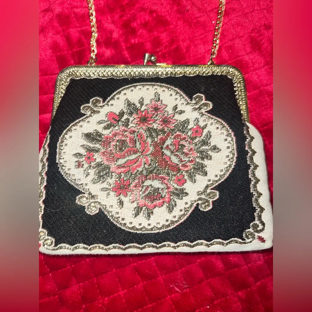 Vintage (1960’s) Fine Arts Co Floral Tapestry Evening bag with kiss lock - Image 2