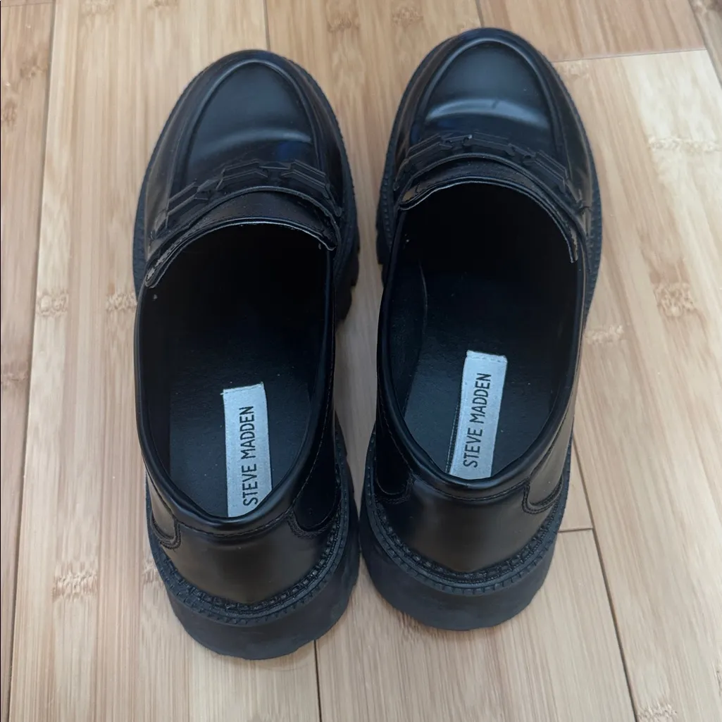 Steve Madden Barris Lug Sole Loafer - Image 4