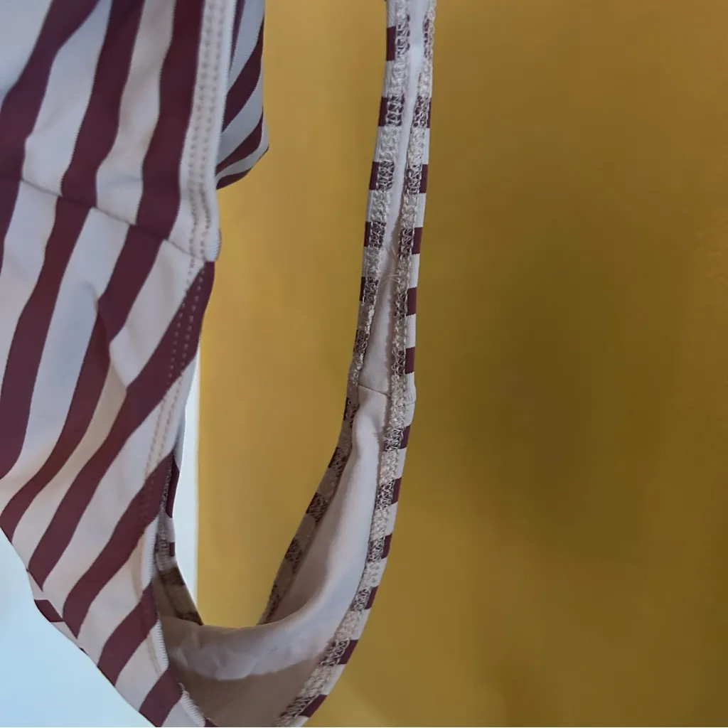 Aritzia Babaton Contour V-Neck Bodysuit Striped Flax & Sundried NEW Size L - Image 7