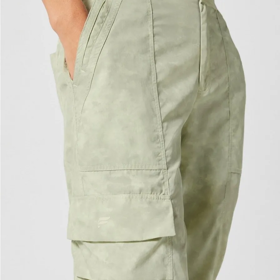 Fabletics Nylon Cargo Jogger Dried Sage Cargo Texture Size Medium - Image 3