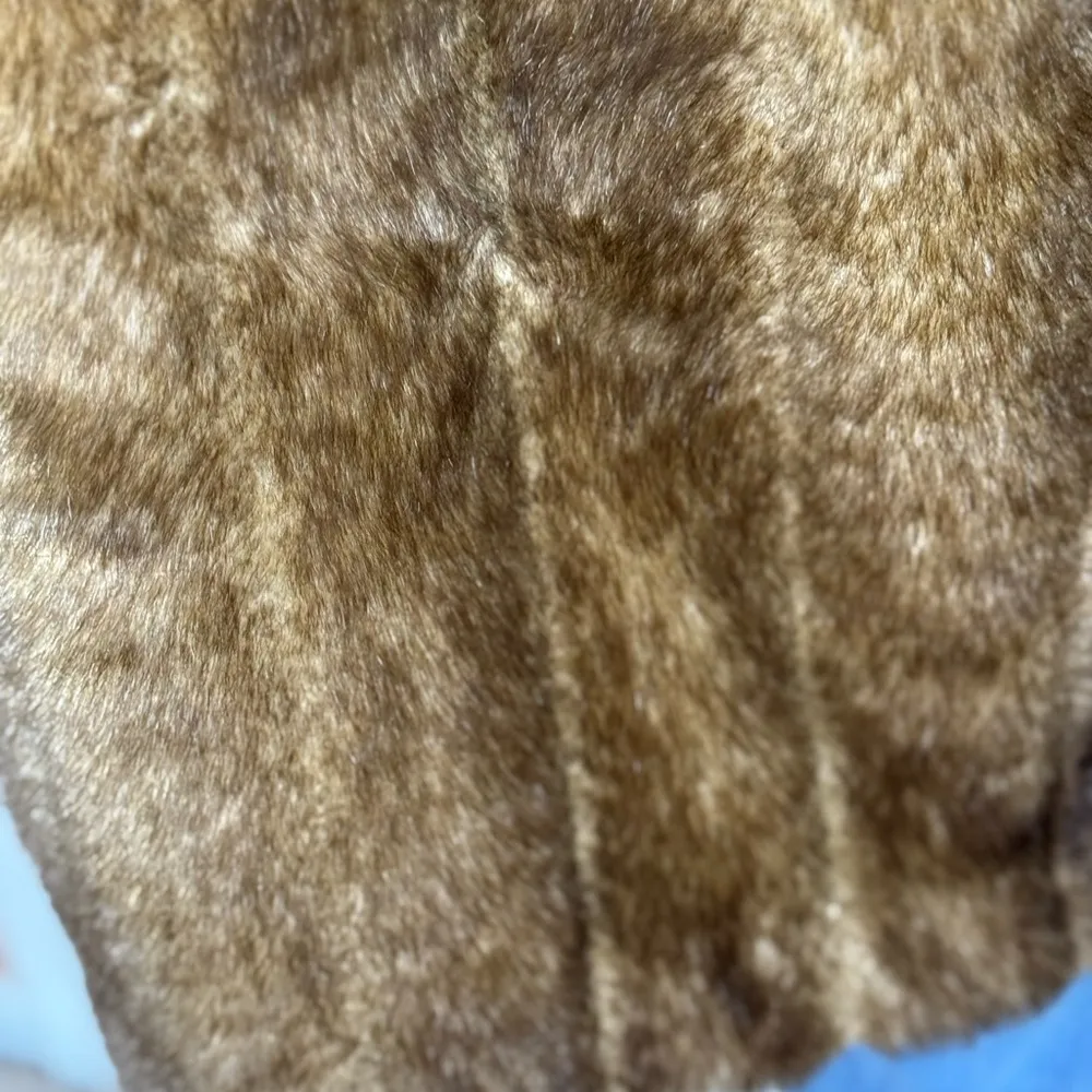 Pamela Mccoy faux fur size Small women's dark brown color coat - Image 11