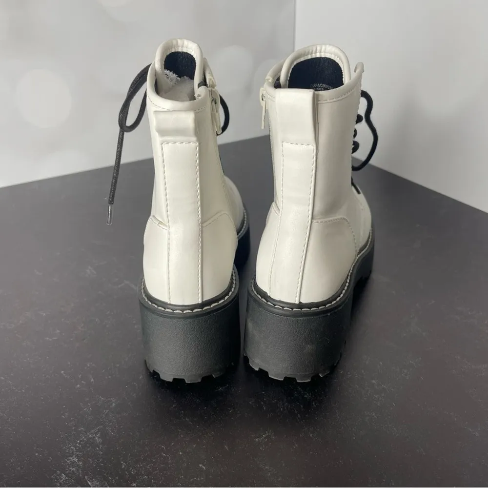 Madden Girl Carra Womens Rhinestone Lug Sole Ankle Boots White Paris Sz 5 - Image 5