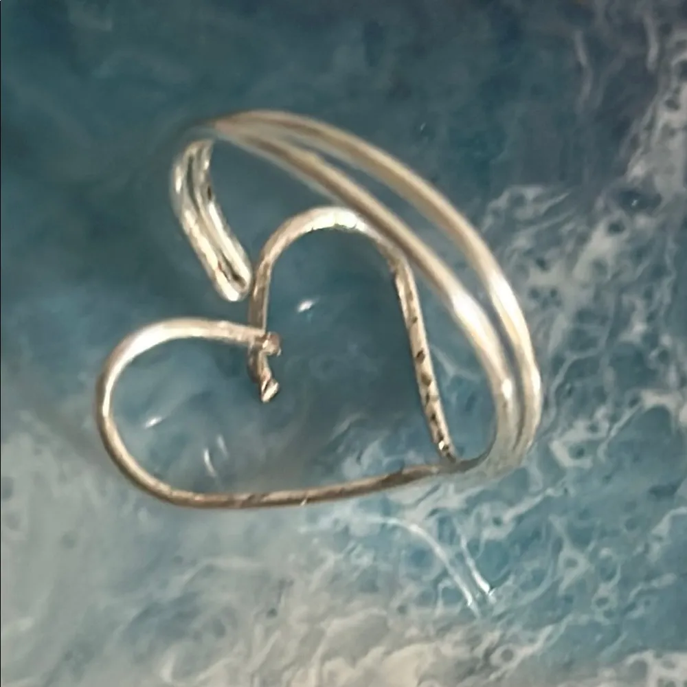 Minimalist Hand Crafted Silver Wire Wrap Heart Design Women's Ring - Image 4