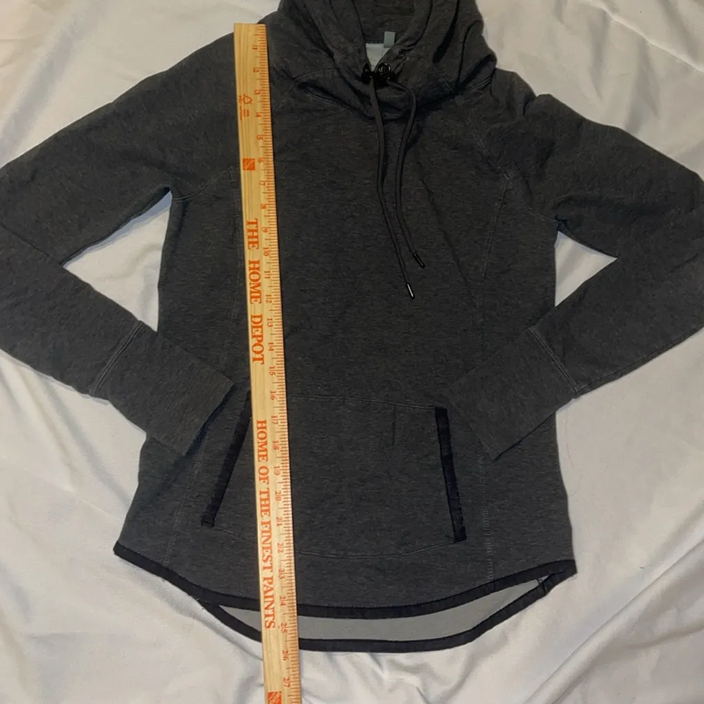 Athleta dark charcoal Gray Hooded Long Sleeve Sweatshirt hoodie XS - Image 3