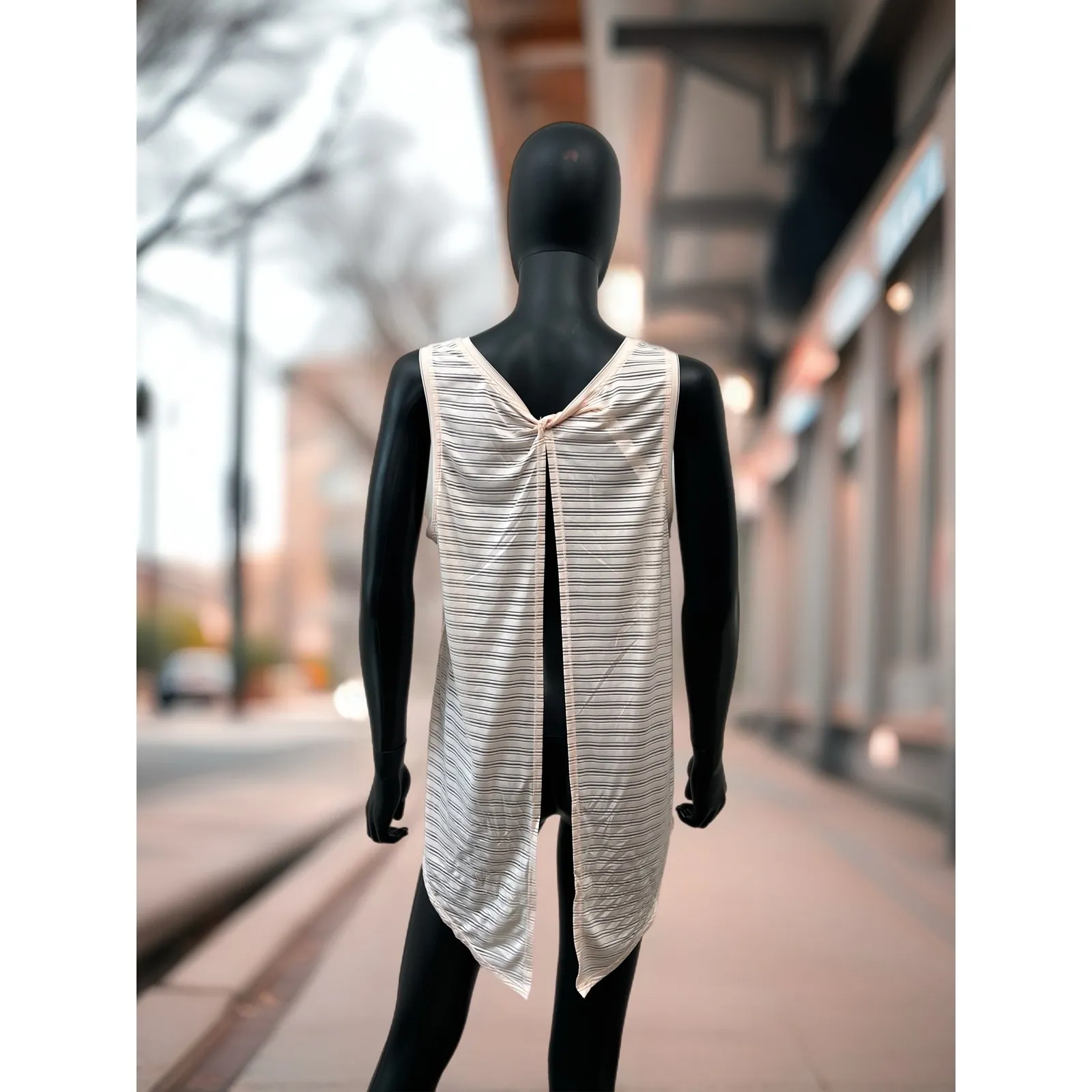 Lululemon Peach‎ Stripe Open Back Tie Tank Top Size 10 - Image 3