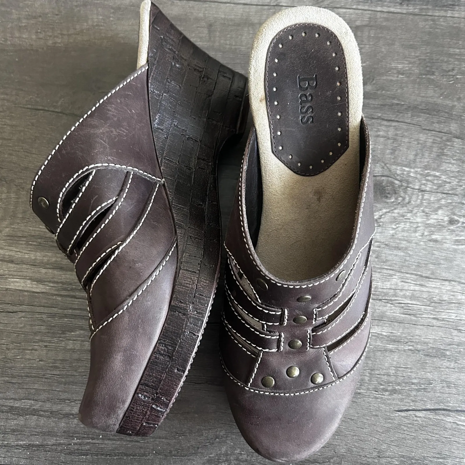 Bass Patsy‎ Shoes Womens Size 8.5 Brown Leather Studded Slip On Wedge Heel Clogs - Image 3