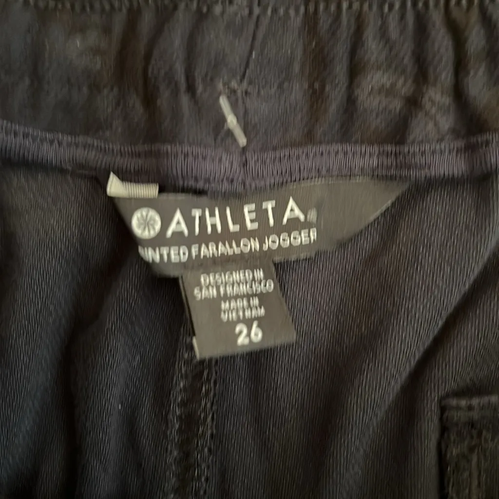 Athleta Printed Farallon Jogger Pants Camo Print Size 26 - NWT - Image 11