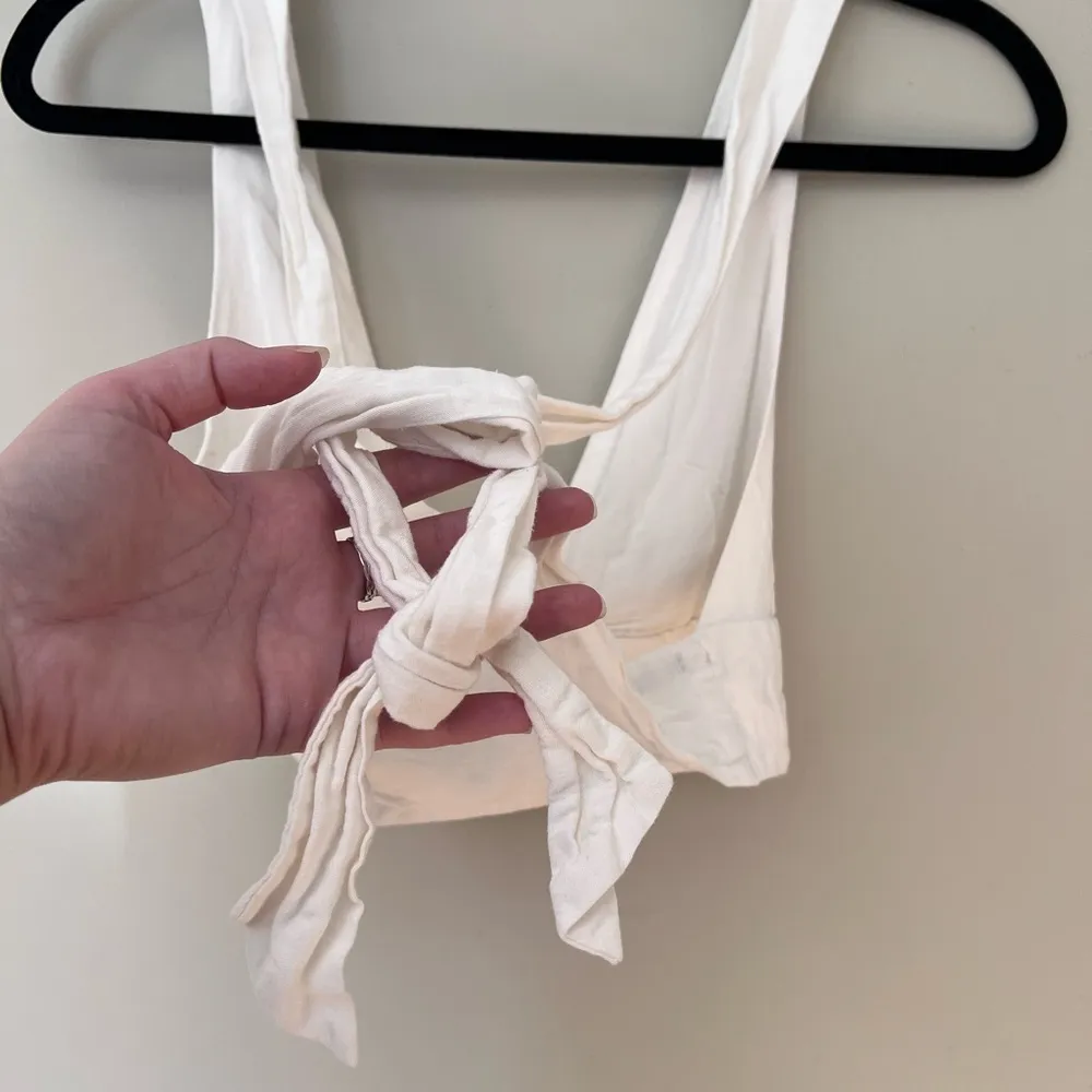 Trendy Tex Collection White Crop Top Size M - Image 3