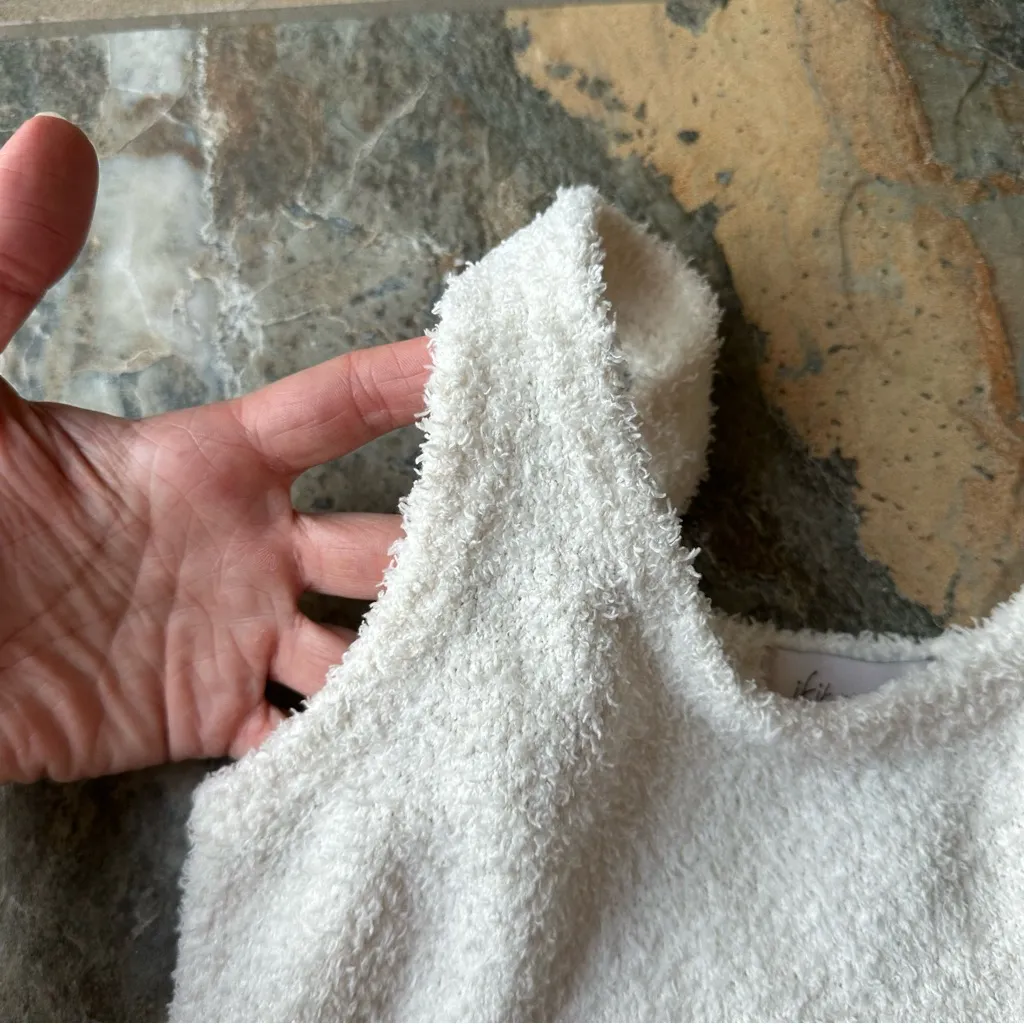 If It Were Me Cozy Knit Crop Tank Top Fuzzy Size Large Ivory - Image 3